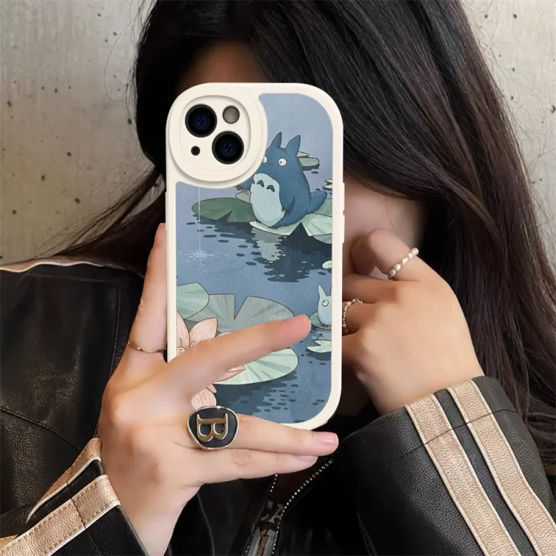 Coque iPhone Totoro Nénuphar