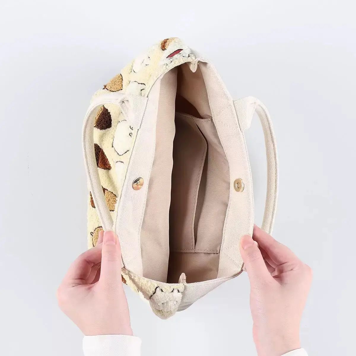 Sac à Main Totoro Bordé Beige – Image 5