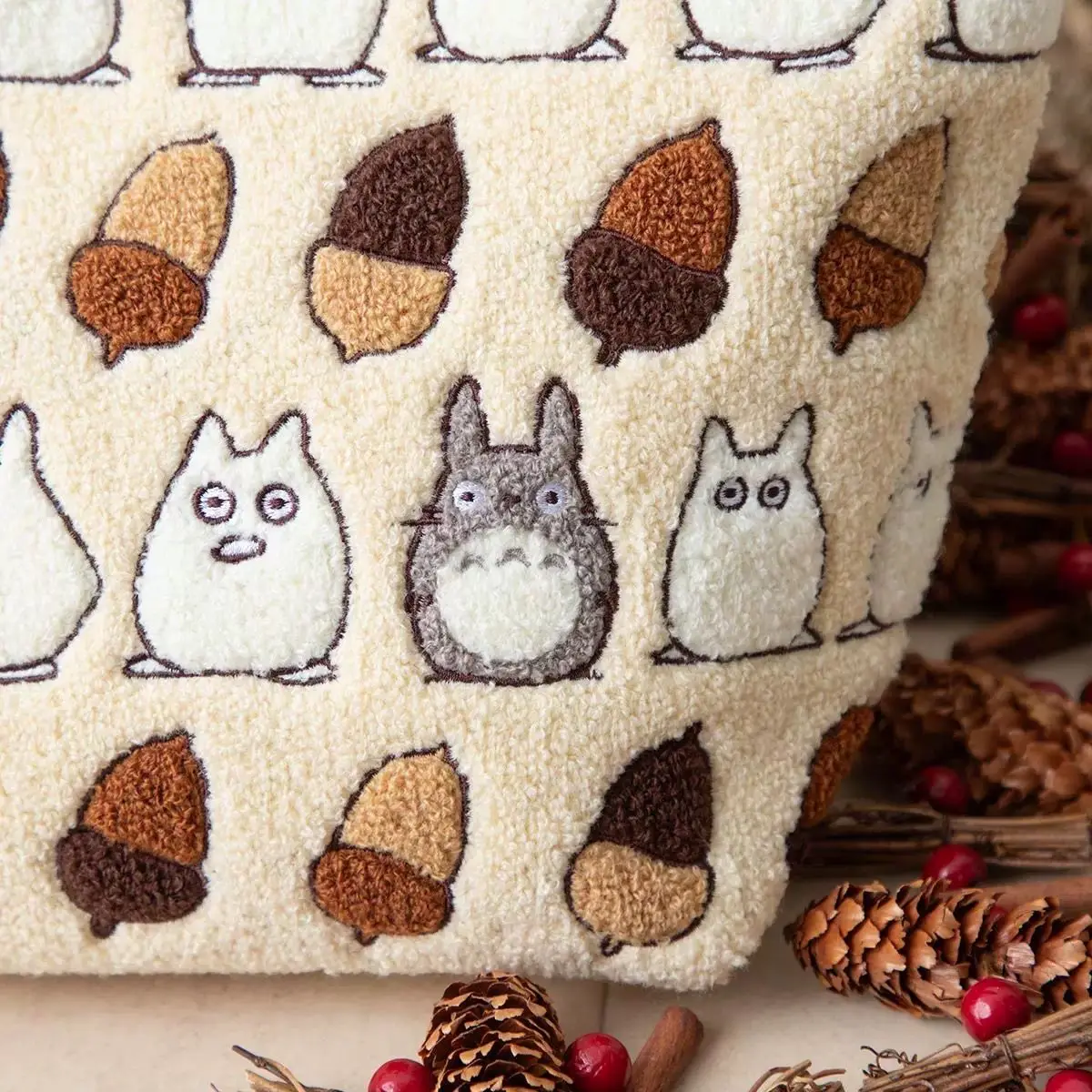 Sac à Main Totoro Bordé Beige – Image 3